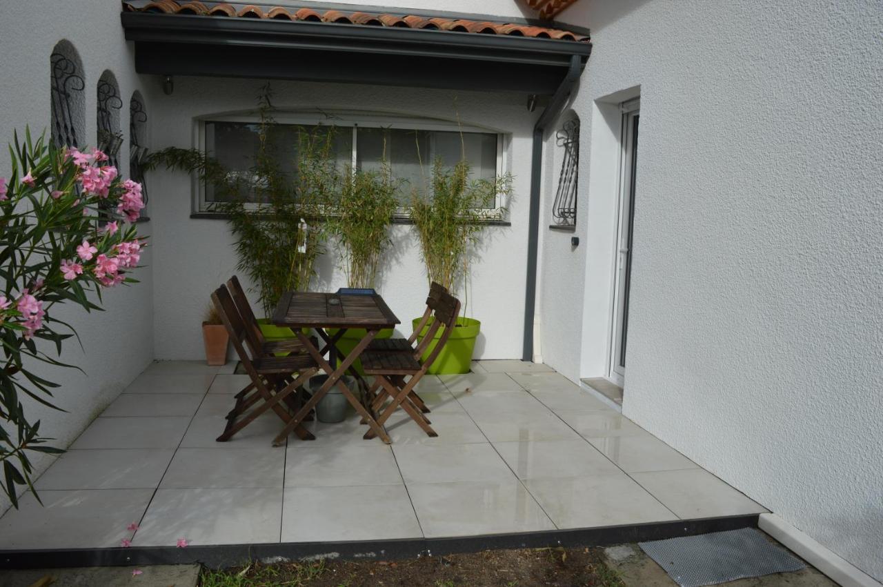 Domaine De L'Espiguette Acomodação com café da manhã Biganos Exterior foto