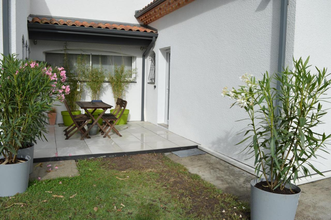 Domaine De L'Espiguette Acomodação com café da manhã Biganos Exterior foto